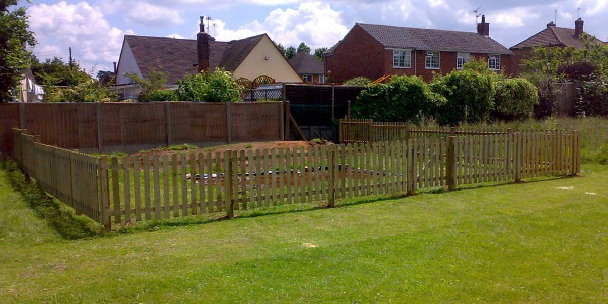 Fencing with gates