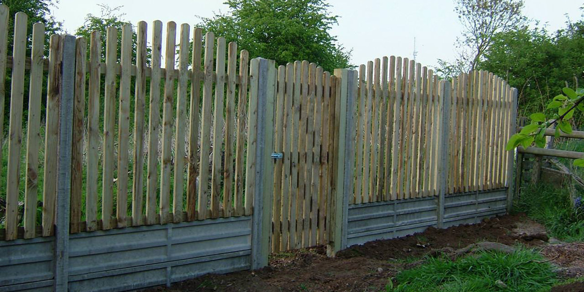 Fence and gate